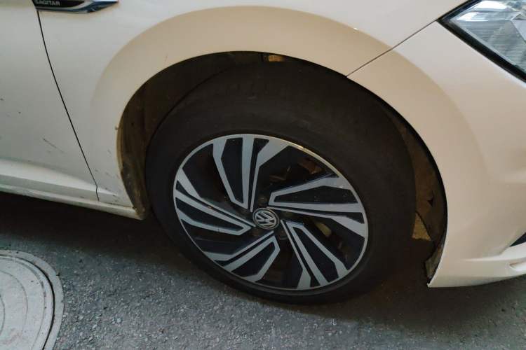 Used Volkswagen Sagitar 2021 280TSI DSG Excellence Edition Right Front Wheel Hub