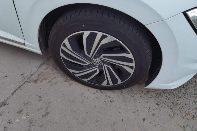 Used Volkswagen Sagitar 2021 200TSI DSG Excellence Edition Right Front Wheel Hub