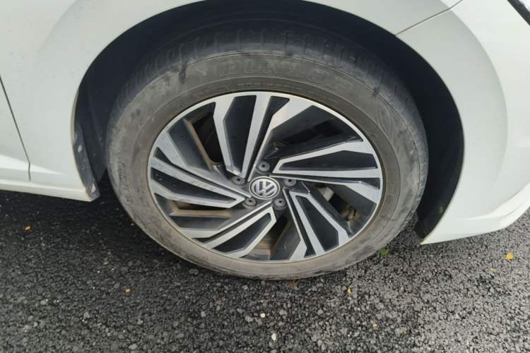 Used Volkswagen Sagitar 2021 200TSI DSG Excellence Edition Right Front Wheel Hub