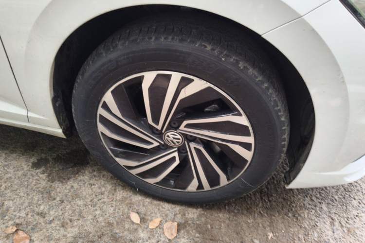 Used Volkswagen Sagitar 2021 280TSI DSG Excellence Edition Right Front Wheel Hub