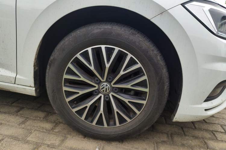 Used Volkswagen Sagitar 2021 280TSI DSG Flagship Smart Connectivity Version Right Front Wheel Hub