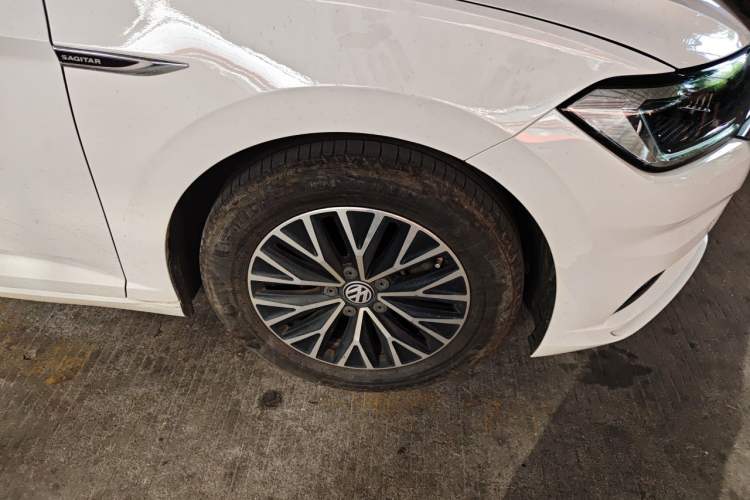 Used Volkswagen Sagitar 2021 280TSI DSG Comfort Connect Edition Right Front Wheel Hub