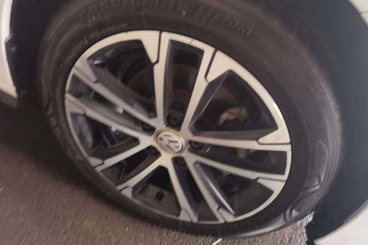 Used Volkswagen Sagitar 2021 280TSI DSG R-Line Smart Connectivity Version Right Front Wheel Hub