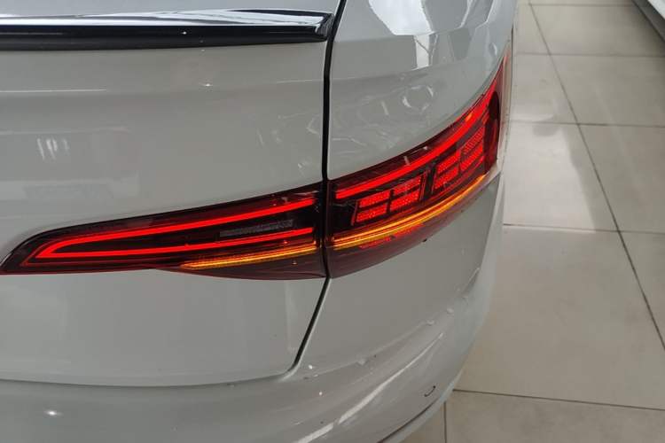 Used Volkswagen Sagitar 2021 280TSI DSG Excellence Edition Right Rear Taillight
