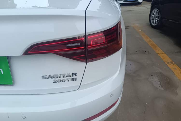 Used Volkswagen Sagitar 2021 200TSI DSG Comfort Connect Edition Right Rear Taillight