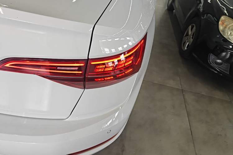 Used Volkswagen Sagitar 2021 200TSI DSG Comfort Connect Edition Right Rear Taillight