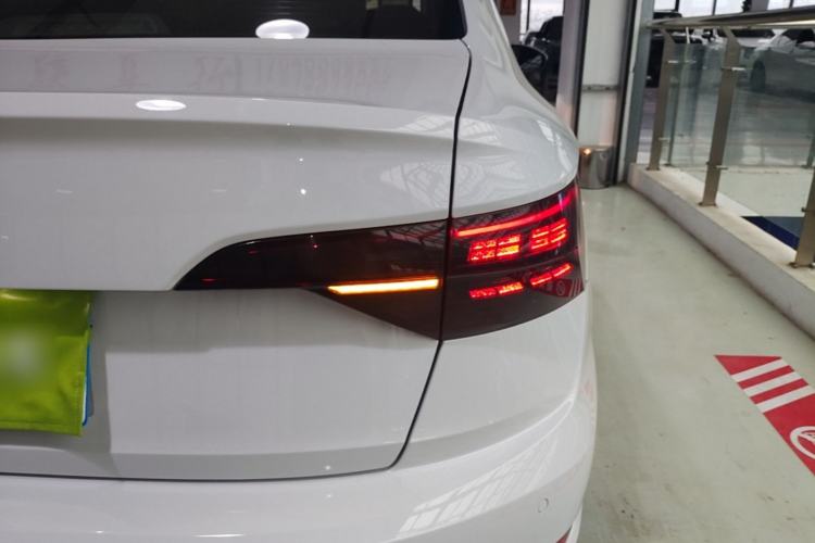 Used Volkswagen Sagitar 2021 280TSI DSG 30th Anniversary Edition Right Rear Taillight