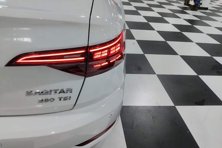 Used Volkswagen Sagitar 2021 280TSI DSG Comfort Connect Edition Right Rear Taillight