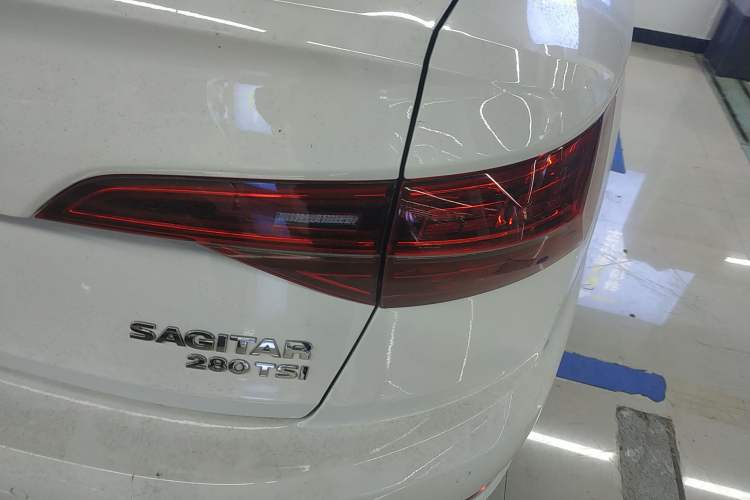 Used Volkswagen Sagitar 2021 280TSI DSG Excellence Edition Right Rear Taillight