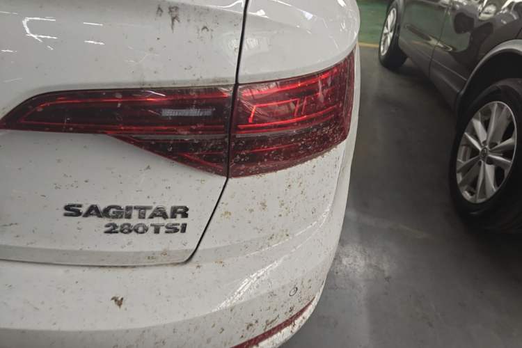 Used Volkswagen Sagitar 2021 280TSI DSG Excellence Edition Right Rear Taillight