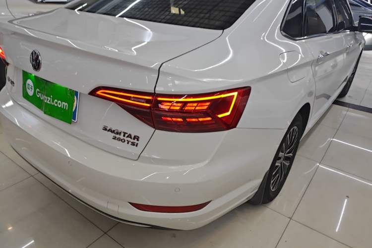 Used Volkswagen Sagitar 2021 280TSI DSG Comfort Connect Edition Right Rear Taillight