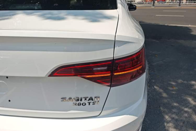 Used Volkswagen Sagitar 2021 280TSI DSG Comfort Connect Edition Right Rear Taillight