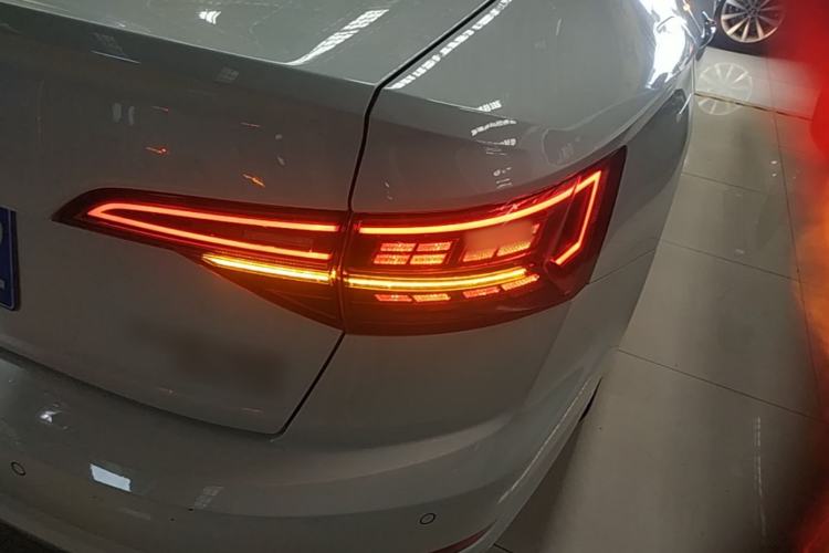 Used Volkswagen Sagitar 2021 280TSI DSG Comfort Connect Edition Right Rear Taillight
