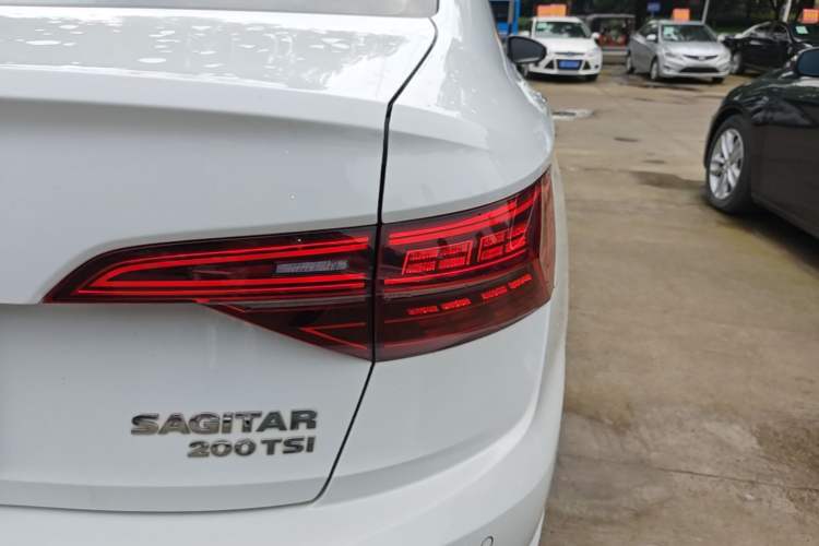 Used Volkswagen Sagitar 2021 200TSI DSG Excellence Edition Right Rear Taillight