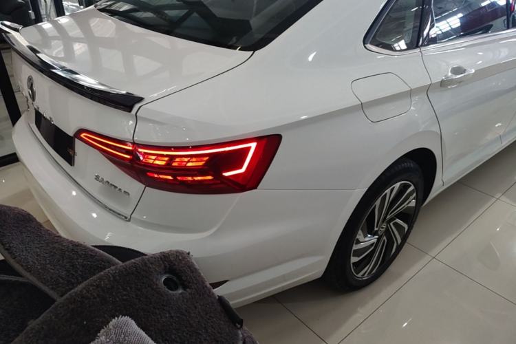 Used Volkswagen Sagitar 2021 280TSI DSG Luxury Smart Connectivity Edition Right Rear Taillight