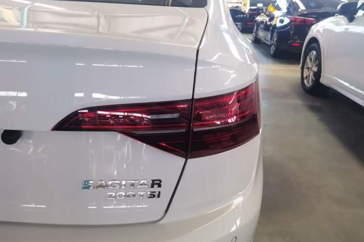 Used Volkswagen Sagitar 2021 200TSI DSG Excellence Edition Right Rear Taillight