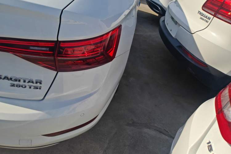Used Volkswagen Sagitar 2021 280TSI DSG Comfort Connect Edition Right Rear Taillight