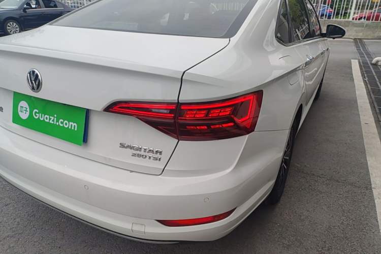 Used Volkswagen Sagitar 2021 280TSI DSG Comfort Connect Edition Right Rear Taillight