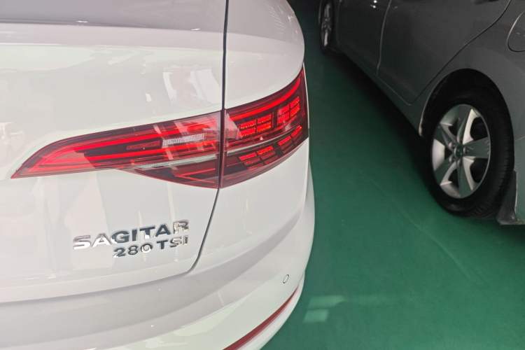 Used Volkswagen Sagitar 2021 280TSI DSG Comfort Connect Edition Right Rear Taillight