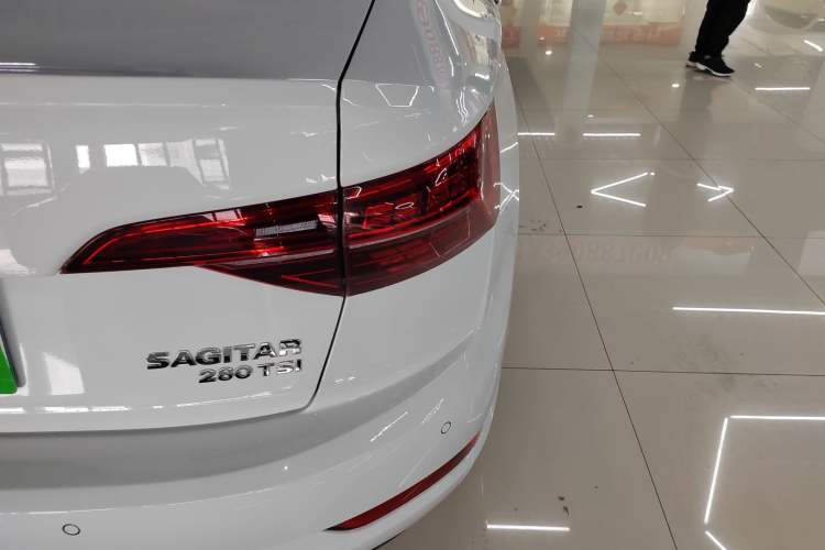 Used Volkswagen Sagitar 2021 280TSI DSG Comfort Connect Edition Right Rear Taillight