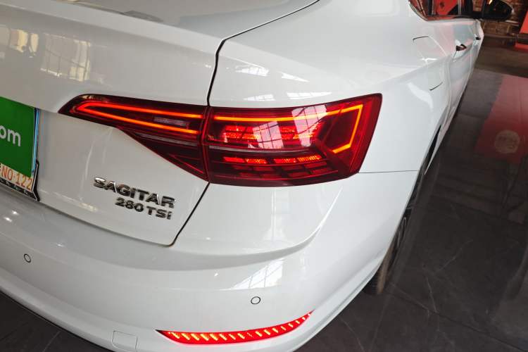 Used Volkswagen Sagitar 2021 280TSI DSG Excellence Edition Right Rear Taillight