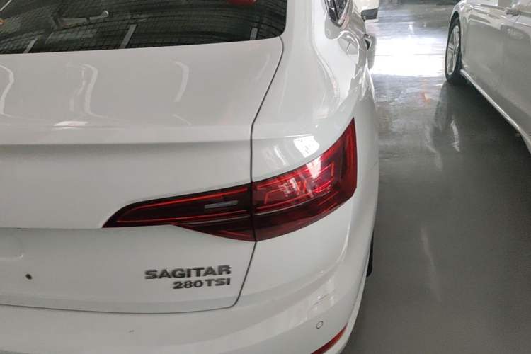 Used Volkswagen Sagitar 2021 280TSI DSG Comfort Connect Edition Right Rear Taillight