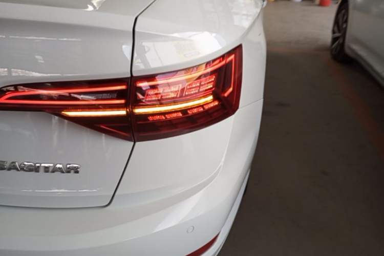 Used Volkswagen Sagitar 2021 280TSI DSG Comfort Connect Edition Right Rear Taillight