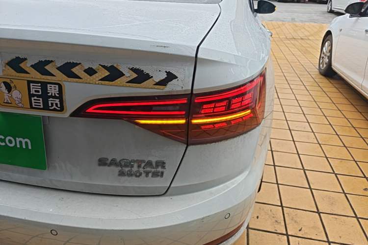 Used Volkswagen Sagitar 2021 280TSI DSG Comfort Connect Edition Right Rear Taillight