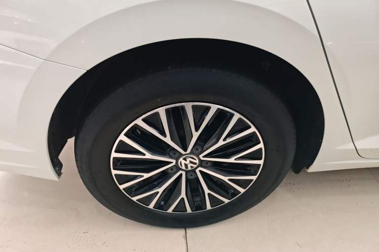 Used Volkswagen Sagitar 2021 280TSI DSG Comfort Connect Edition Right Rear Wheel Hub