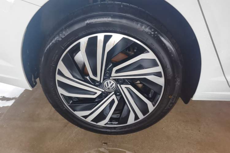 Used Volkswagen Sagitar 2021 200TSI DSG Excellence Edition Right Rear Wheel Hub