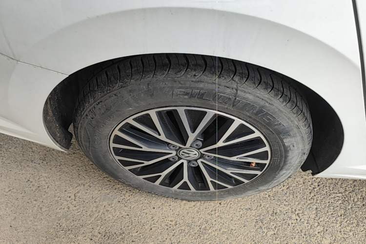 Used Volkswagen Sagitar 2021 280TSI DSG Comfort Connect Edition Right Rear Wheel Hub