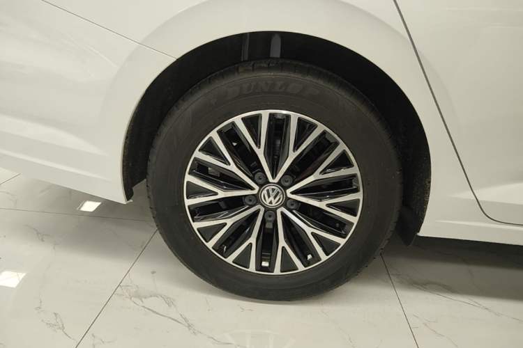 Used Volkswagen Sagitar 2021 200TSI DSG Comfort Connect Edition Right Rear Wheel Hub