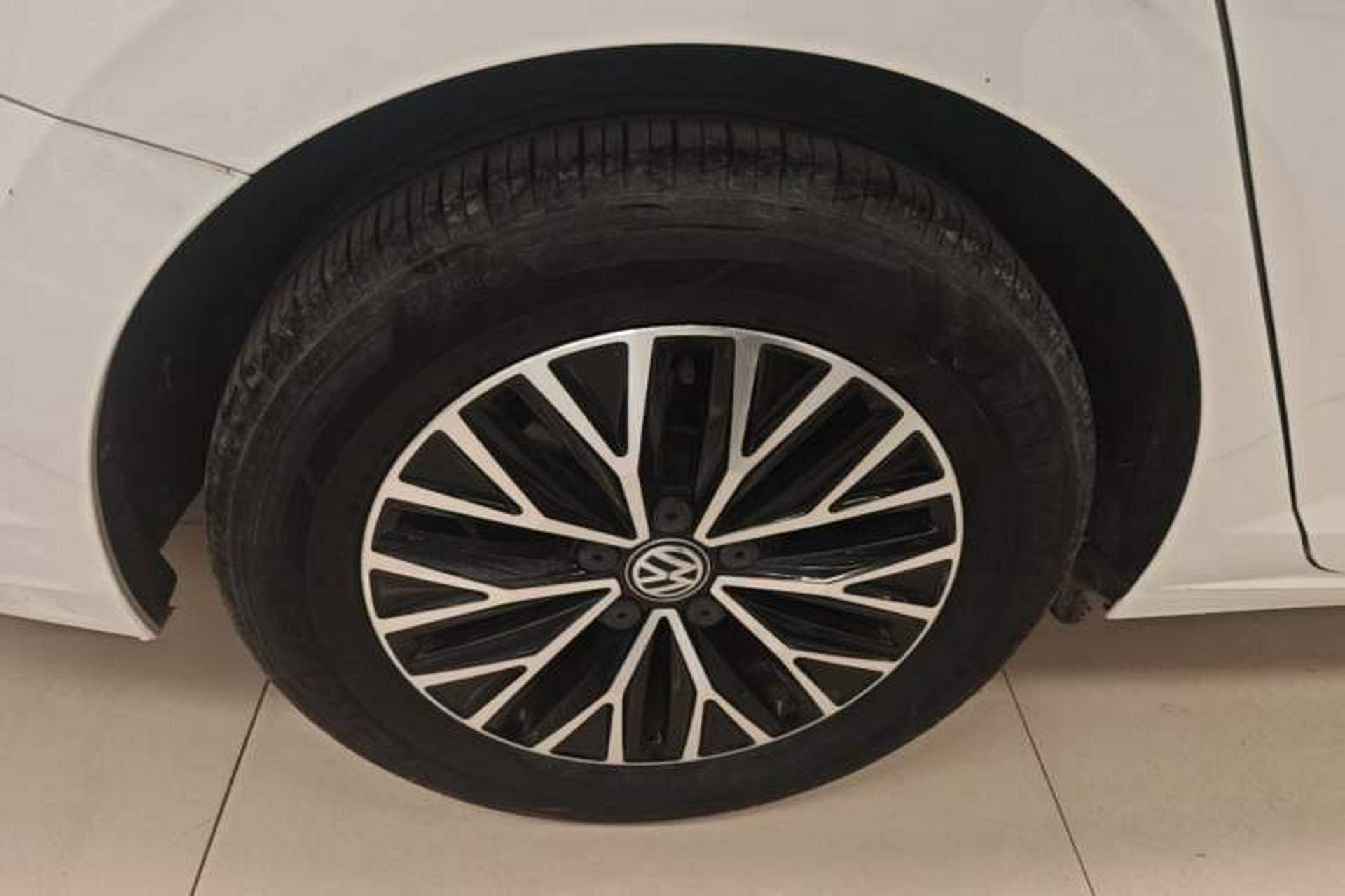 Used Volkswagen Sagitar 2021 200TSI DSG Comfort Connect Edition Right Rear Wheel Hub