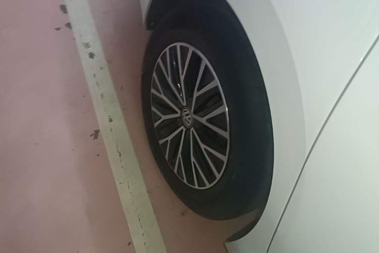 Used Volkswagen Sagitar 2021 200TSI DSG Comfort Connect Edition Right Rear Wheel Hub