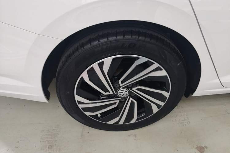 Used Volkswagen Sagitar 2021 280TSI DSG 30th Anniversary Edition Right Rear Wheel Hub