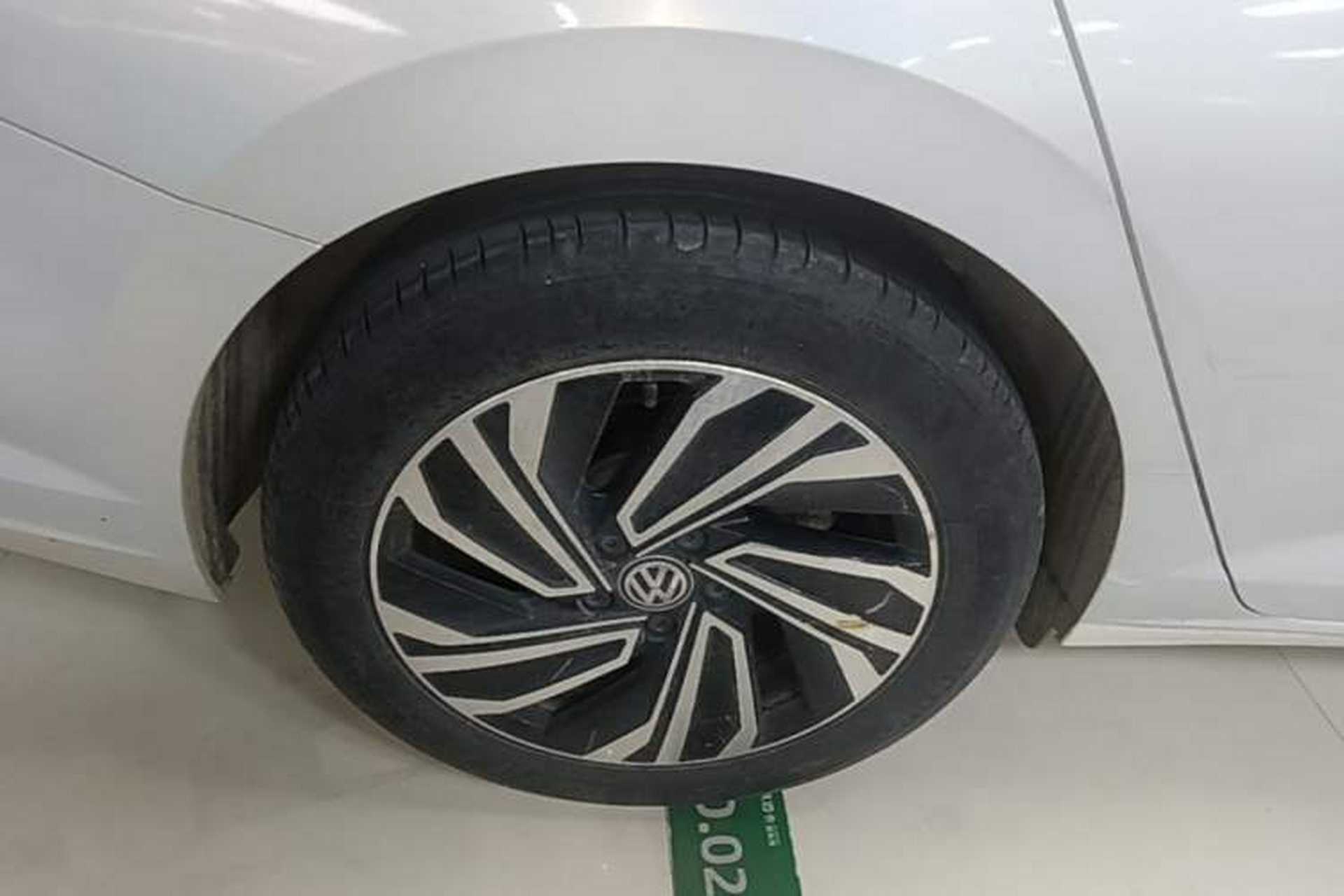 Used Volkswagen Sagitar 2021 280TSI DSG Luxury Smart Connectivity Edition Right Rear Wheel Hub
