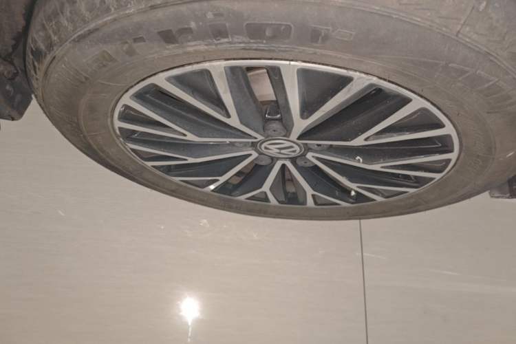 Used Volkswagen Sagitar 2021 200TSI DSG Comfort Connect Edition Right Rear Wheel Hub