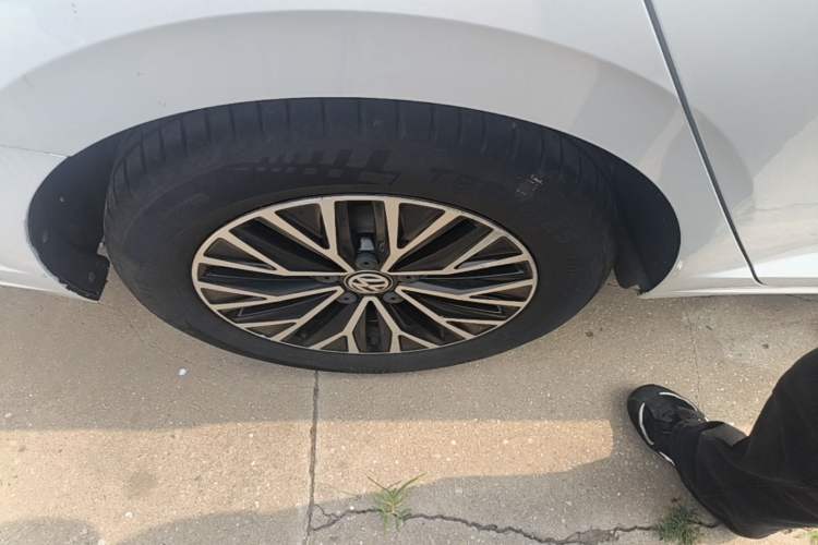 Used Volkswagen Sagitar 2021 200TSI DSG Comfort Connect Edition Right Rear Wheel Hub