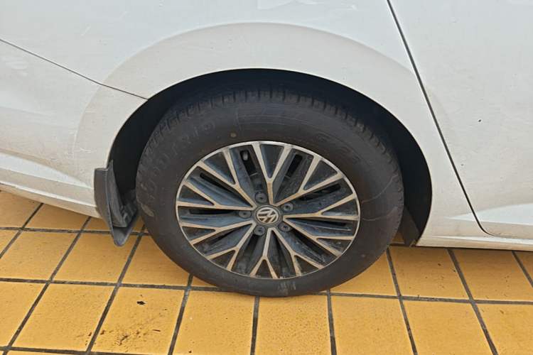 Used Volkswagen Sagitar 2021 280TSI DSG Comfort Connect Edition Right Rear Wheel Hub