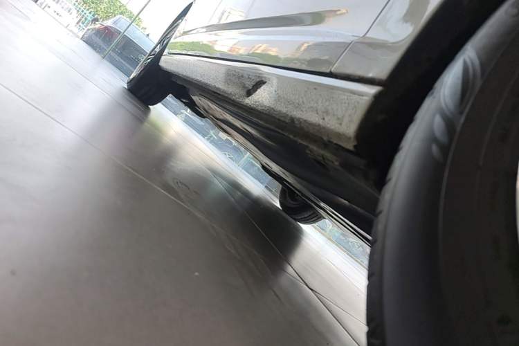Used Volkswagen Sagitar 2021 280TSI DSG Comfort Connect Edition Right Side Sill