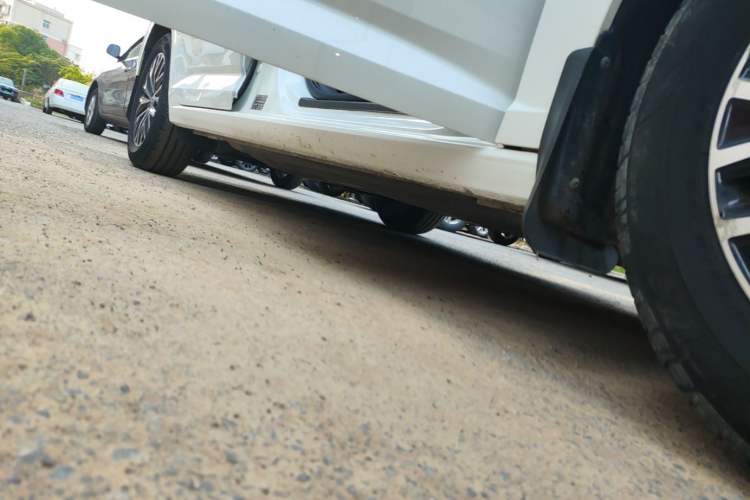 Used Volkswagen Sagitar 2021 280TSI DSG Comfort Connect Edition Right Side Sill