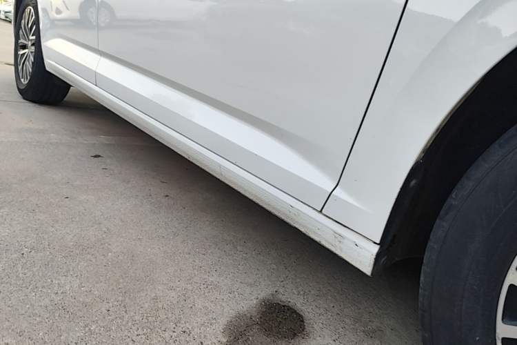 Used Volkswagen Sagitar 2021 280TSI DSG Comfort Connect Edition Right Side Sill