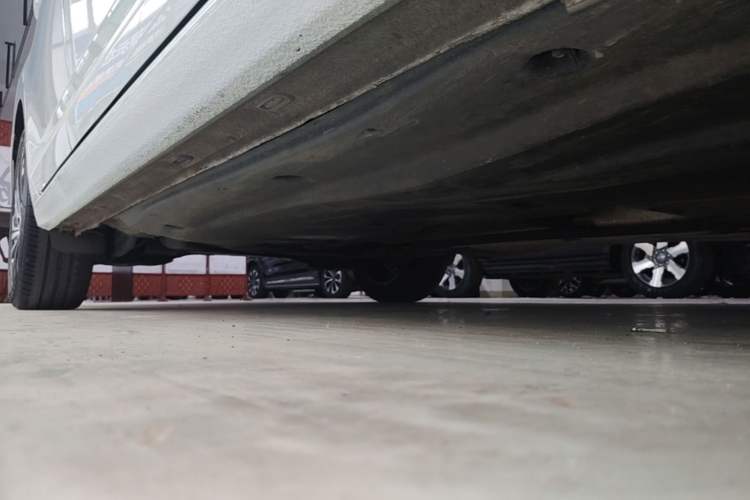 Used Volkswagen Sagitar 2021 280TSI DSG 30th Anniversary Edition Right Side Sill