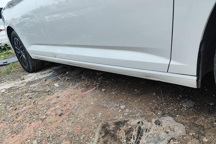 Used Volkswagen Sagitar 2021 280TSI DSG Comfort Connect Edition Right Side Sill