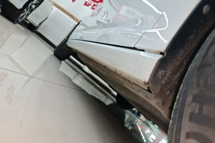 Used Volkswagen Sagitar 2021 280TSI DSG Comfort Connect Edition Right Side Sill