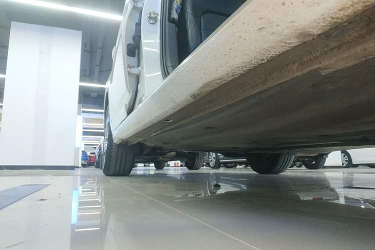 Used Volkswagen Sagitar 2021 280TSI DSG Excellence Edition Right Side Sill