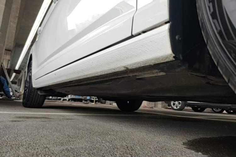Used Volkswagen Sagitar 2021 280TSI DSG Excellence Edition Right Side Sill