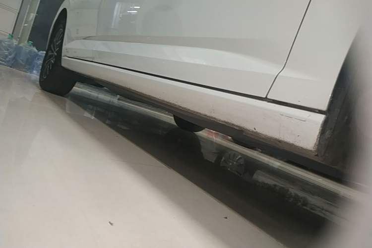 Used Volkswagen Sagitar 2021 280TSI DSG Comfort Connect Edition Right Side Sill