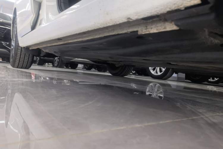 Used Volkswagen Sagitar 2021 200TSI DSG Excellence Edition Right Side Sill