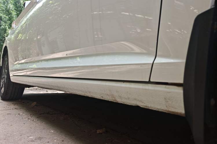 Used Volkswagen Sagitar 2021 280TSI DSG Excellence Edition Right Side Sill